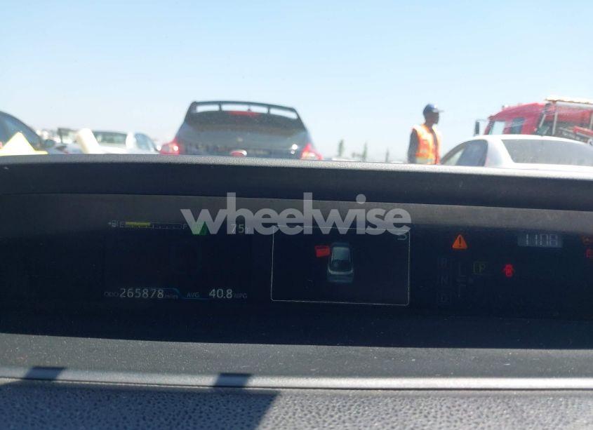 Photo 7 of 2021 Toyota Prius LE (VIN JTDKAMFU5M3142159)