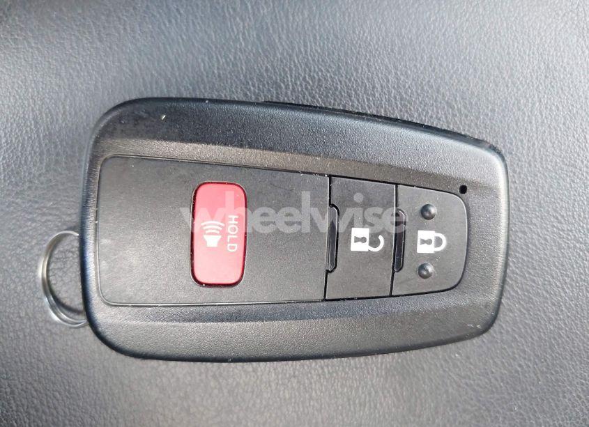 Photo 11 of 2022 Toyota Prius XLE (VIN JTDKAMFU5N3188107)
