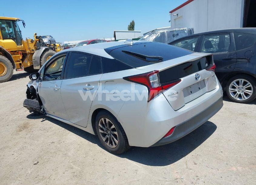 Photo 3 of 2022 Toyota Prius XLE (VIN JTDKAMFU5N3188107)
