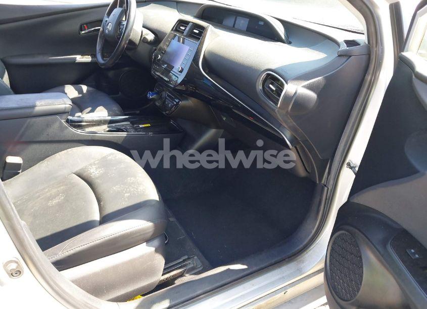 Photo 5 of 2022 Toyota Prius XLE (VIN JTDKAMFU5N3188107)