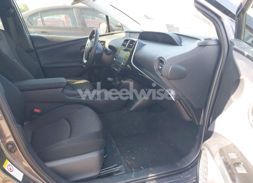 Photo 5 of 2022 Toyota Prius LE (VIN JTDKAMFU5N3188480)
