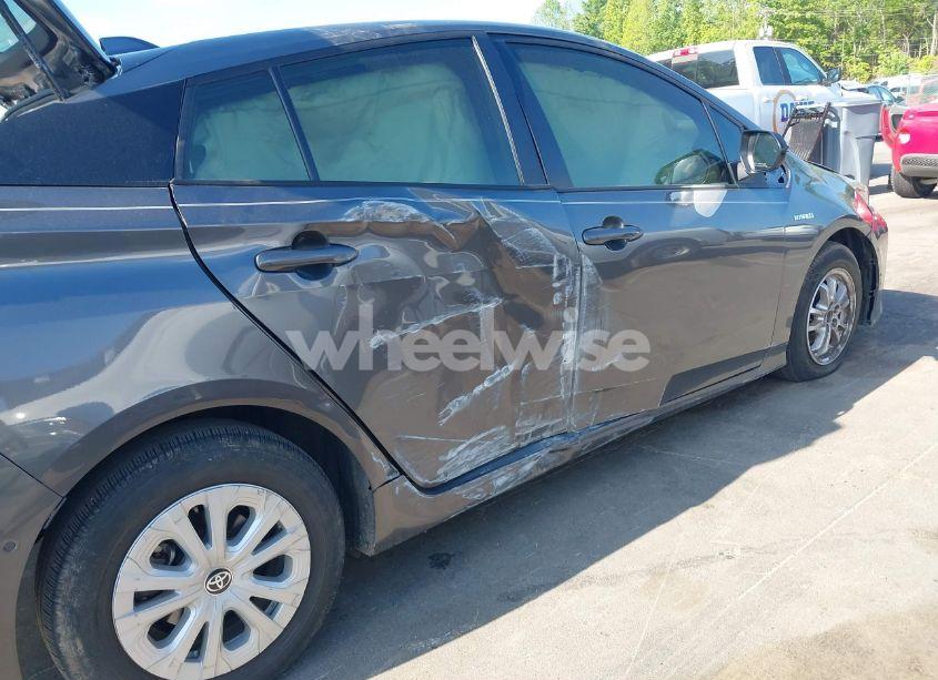 Photo 6 of 2022 Toyota Prius LE (VIN JTDKAMFU5N3188480)