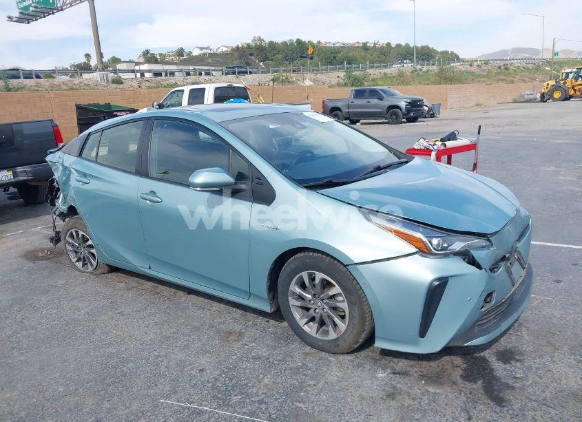 2021 Toyota Prius XLE (VIN JTDKAMFU6M3127489) main photo