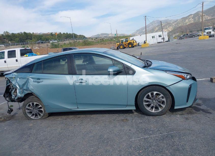 Photo 13 of 2021 Toyota Prius XLE (VIN JTDKAMFU6M3127489)
