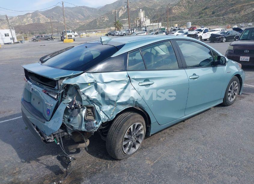 Photo 4 of 2021 Toyota Prius XLE (VIN JTDKAMFU6M3127489)