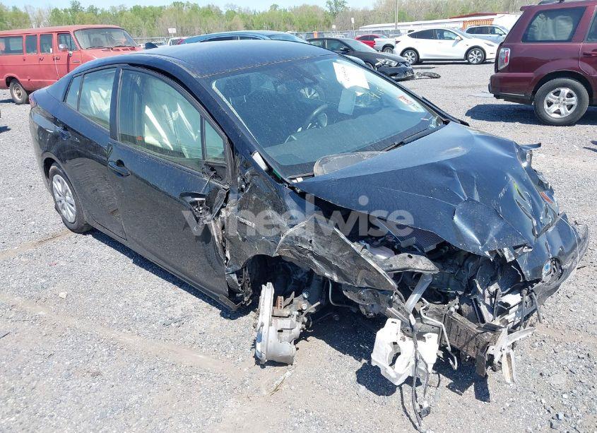 2021 Toyota Prius LE (VIN JTDKAMFU6M3150237) main photo