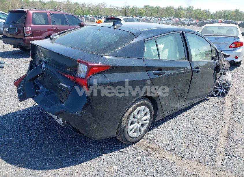 Photo 4 of 2021 Toyota Prius LE (VIN JTDKAMFU6M3150237)