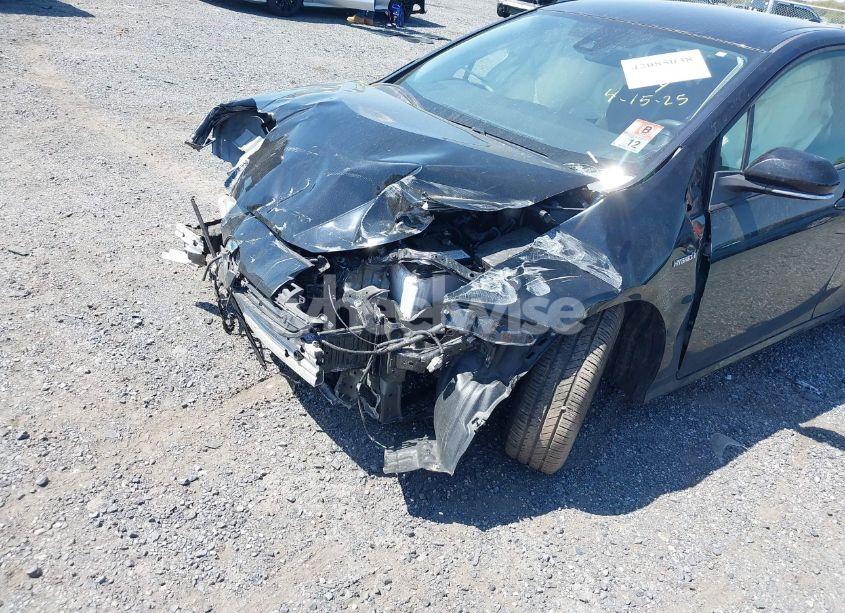 Photo 6 of 2021 Toyota Prius LE (VIN JTDKAMFU6M3150237)