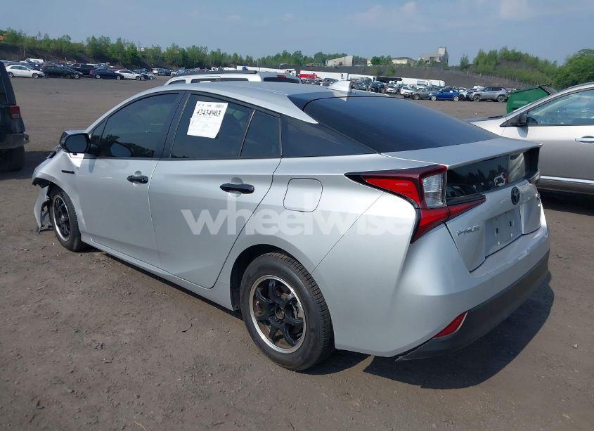 Photo 3 of 2022 Toyota Prius L (VIN JTDKAMFU6N3176337)