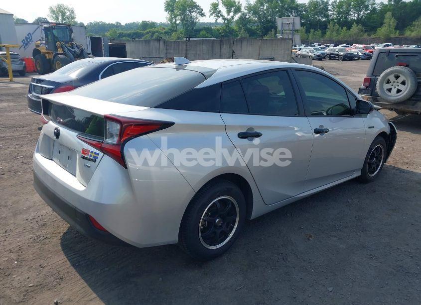 Photo 4 of 2022 Toyota Prius L (VIN JTDKAMFU6N3176337)