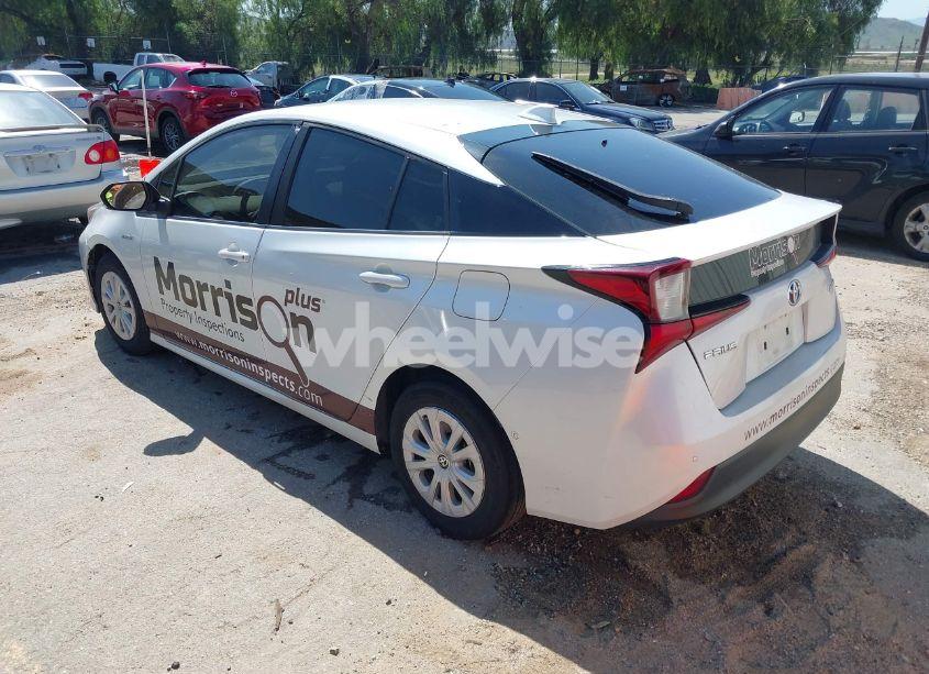 Photo 3 of 2021 Toyota Prius LE (VIN JTDKAMFU8M3133925)