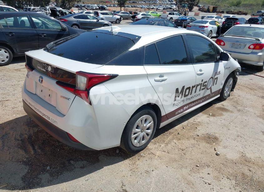 Photo 4 of 2021 Toyota Prius LE (VIN JTDKAMFU8M3133925)