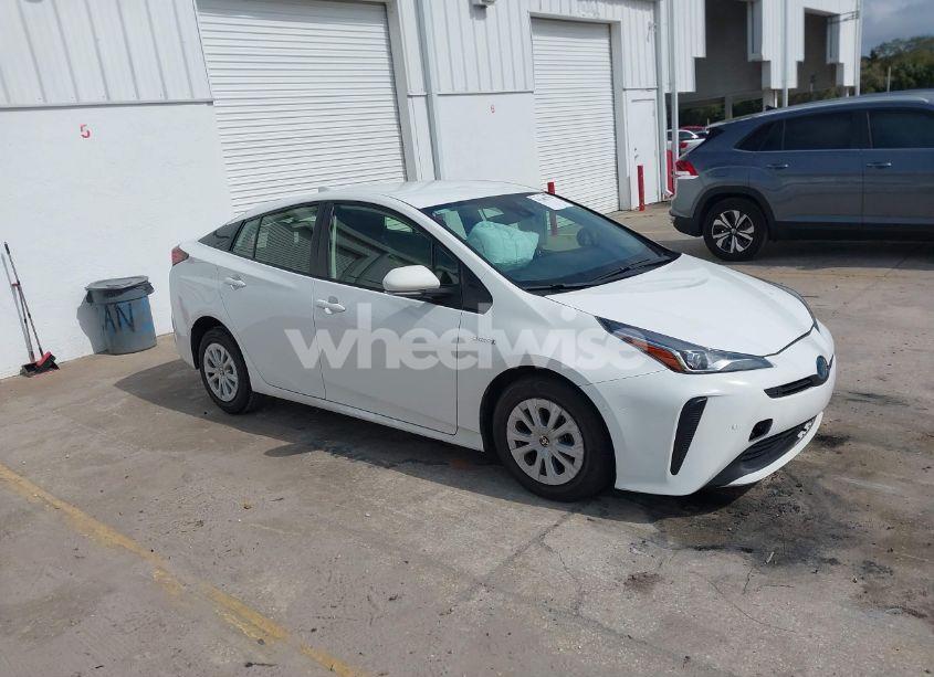 2022 Toyota Prius LE (VIN JTDKAMFU8N3184617) main photo