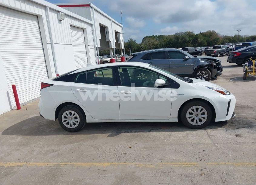 Photo 13 of 2022 Toyota Prius LE (VIN JTDKAMFU8N3184617)