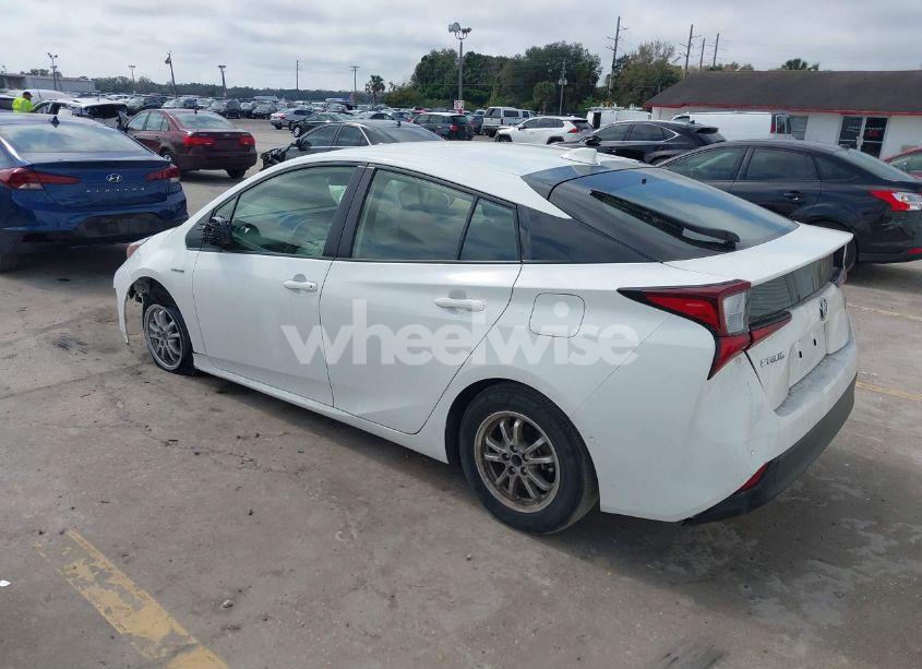 Photo 3 of 2022 Toyota Prius LE (VIN JTDKAMFU8N3184617)