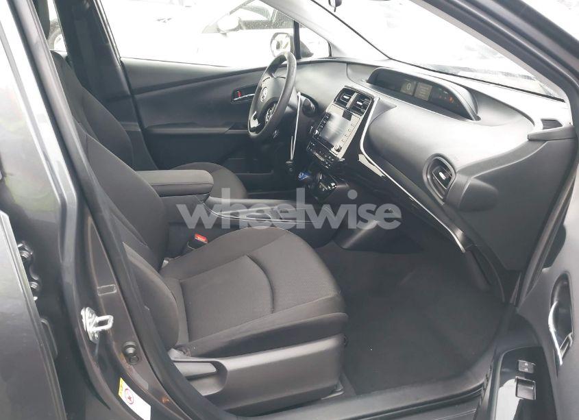 Photo 5 of 2022 Toyota Prius L (VIN JTDKAMFU9N3169401)