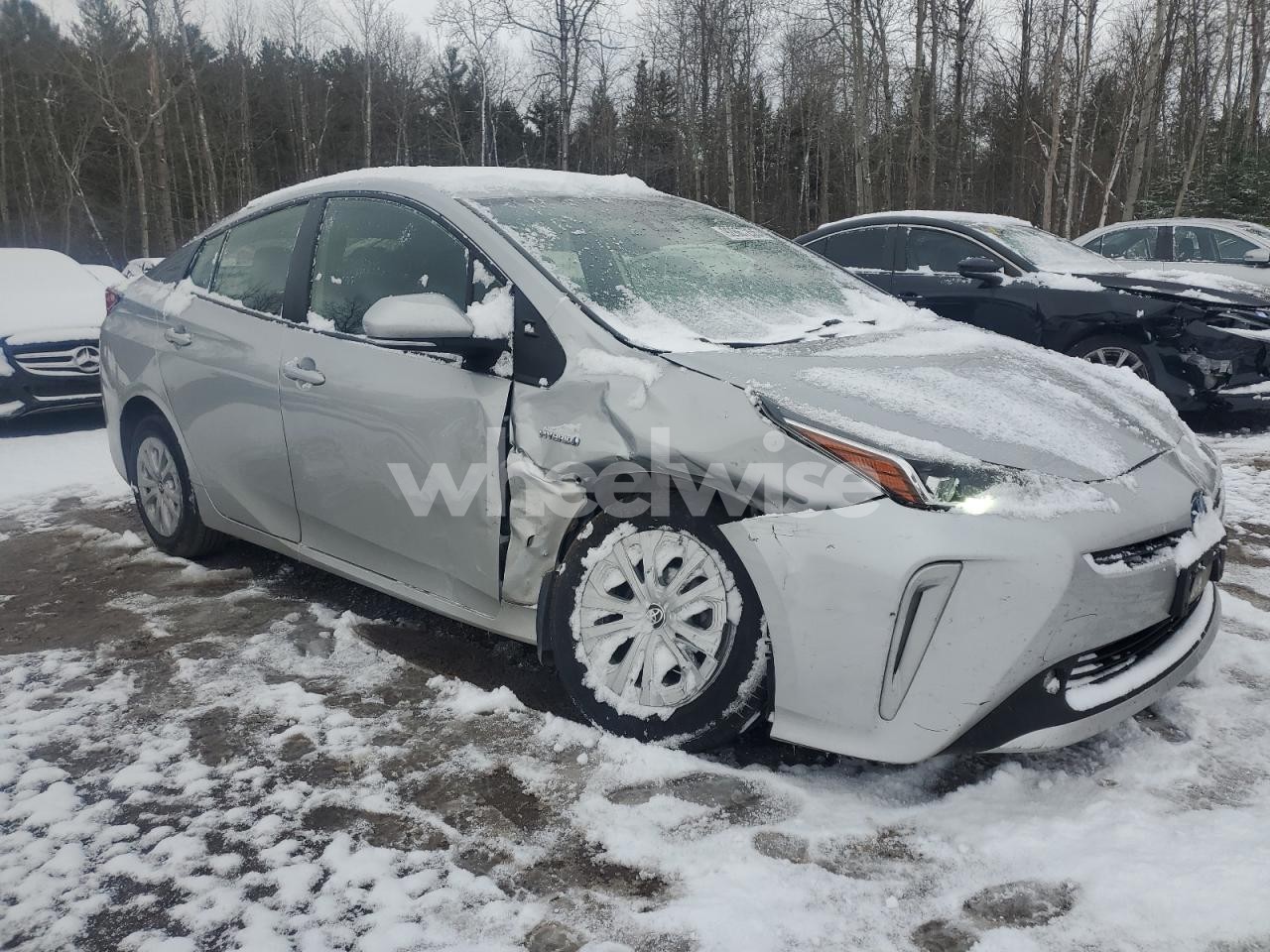 Photo 4 of 2021 TOYOTA PRIUS LE (VIN JTDKAMFUXM3130749)