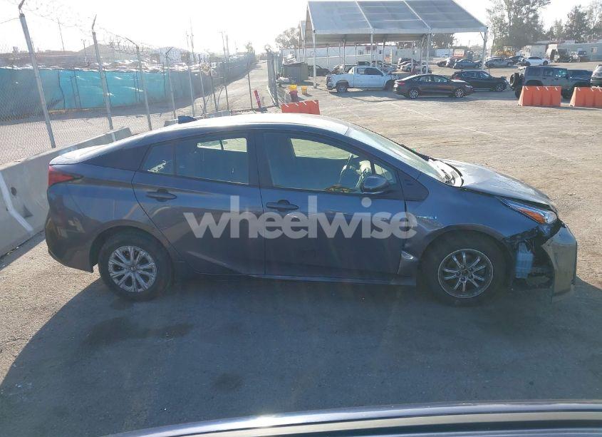 Photo 13 of 2022 Toyota Prius L (VIN JTDKAMFUXN3188930)