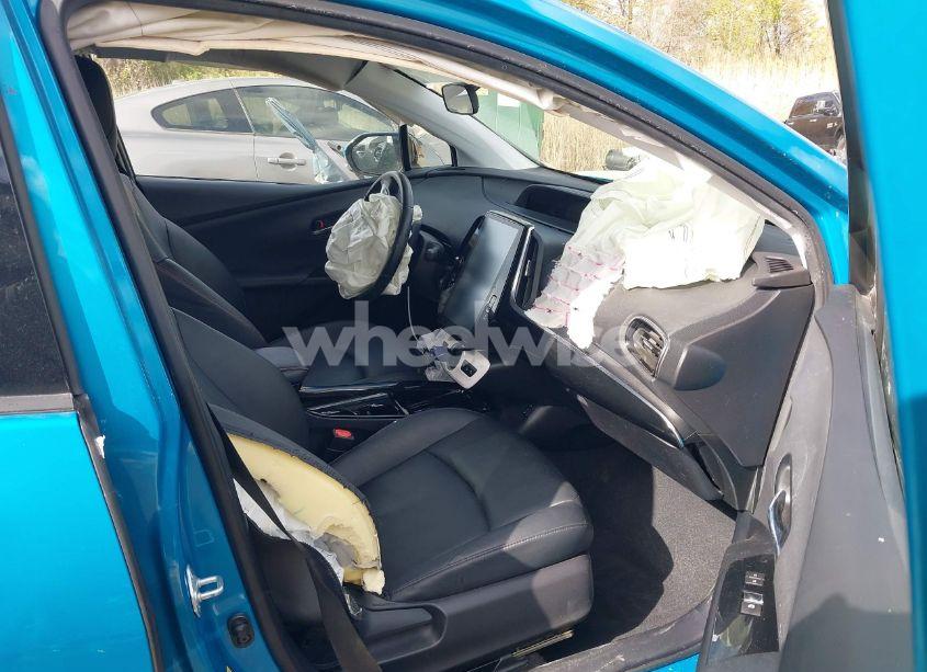 Photo 5 of 2017 Toyota Prius PRIME PREMIUM (VIN JTDKARFP0H3052737)