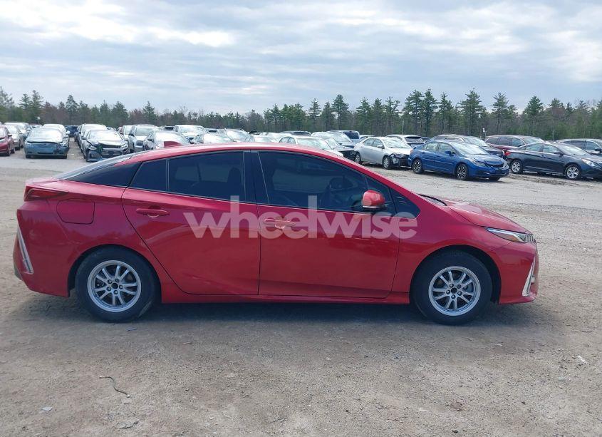 Photo 13 of 2018 Toyota Prius PRIME ADVANCED (VIN JTDKARFP0J3077479)