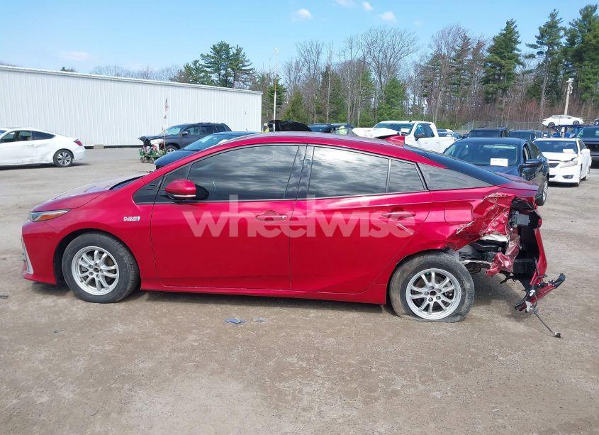 Photo 14 of 2018 Toyota Prius PRIME ADVANCED (VIN JTDKARFP0J3077479)