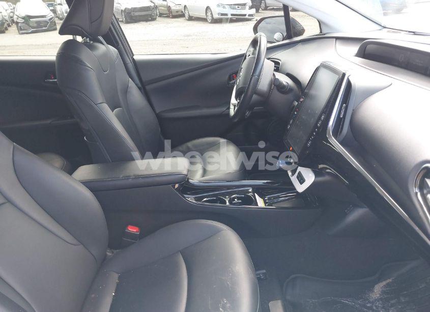 Photo 5 of 2018 Toyota Prius PRIME ADVANCED (VIN JTDKARFP0J3077479)