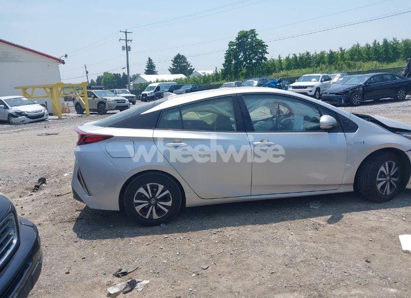 Photo 13 of 2017 Toyota Prius PRIME PREMIUM (VIN JTDKARFP2H3034594)