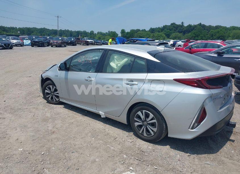 Photo 3 of 2017 Toyota Prius PRIME PREMIUM (VIN JTDKARFP2H3034594)