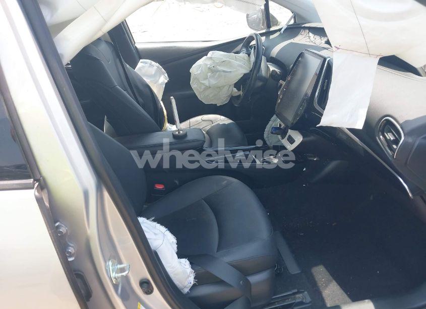 Photo 5 of 2017 Toyota Prius PRIME PREMIUM (VIN JTDKARFP2H3034594)