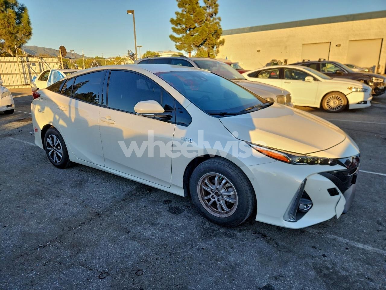 Photo 4 of 2018 TOYOTA PRIUS PRIME (VIN JTDKARFP2J3094641)