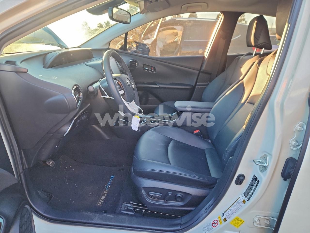 Photo 7 of 2018 TOYOTA PRIUS PRIME (VIN JTDKARFP2J3094641)