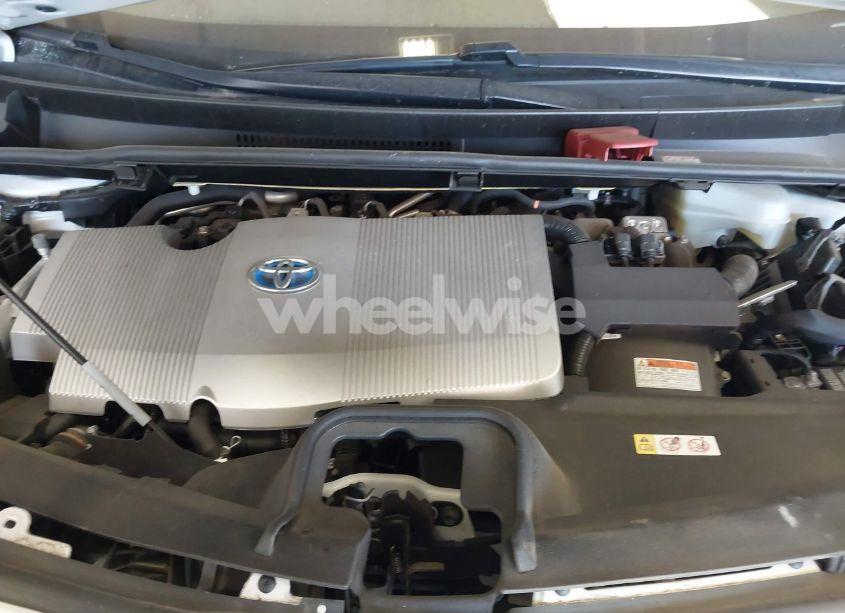 Photo 10 of 2018 Toyota Prius PRIME PLUS (VIN JTDKARFP2J3098544)