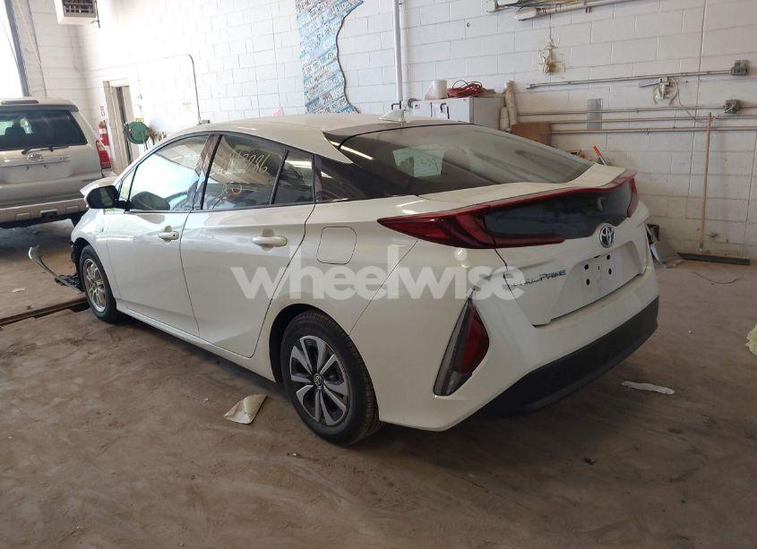 Photo 3 of 2018 Toyota Prius PRIME PLUS (VIN JTDKARFP2J3098544)