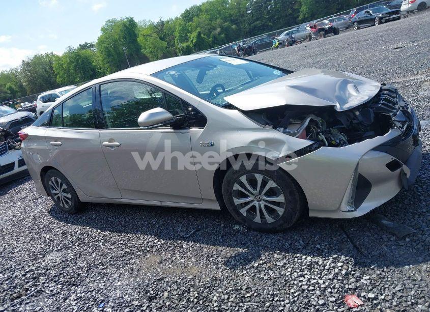 Photo 13 of 2020 Toyota Prius PRIME XLE (VIN JTDKARFP2L3161189)