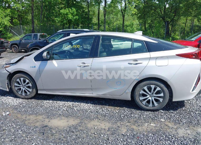 Photo 14 of 2020 Toyota Prius PRIME XLE (VIN JTDKARFP2L3161189)