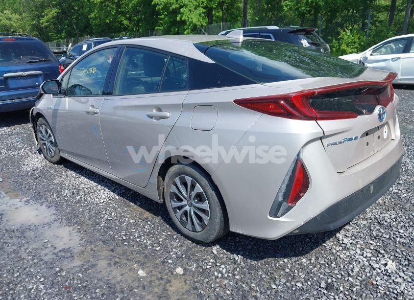 Photo 3 of 2020 Toyota Prius PRIME XLE (VIN JTDKARFP2L3161189)