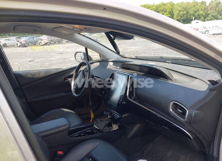 Photo 5 of 2020 Toyota Prius PRIME XLE (VIN JTDKARFP2L3161189)