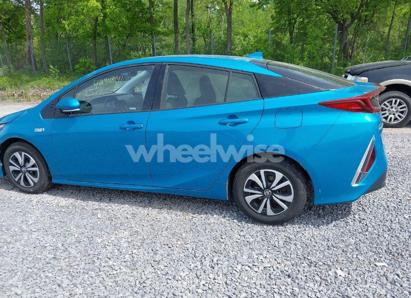 Photo 14 of 2017 Toyota Prius PRIME ADVANCED/PLUS/PREMIUM (VIN JTDKARFP3H3049069)