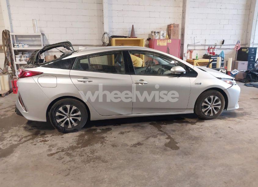 Photo 13 of 2020 Toyota Prius PRIME XLE (VIN JTDKARFP3L3150458)