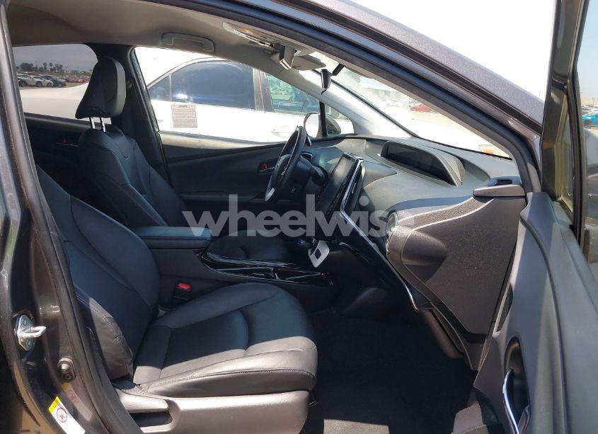 Photo 5 of 2017 Toyota Prius PRIME PREMIUM (VIN JTDKARFP4H3028294)