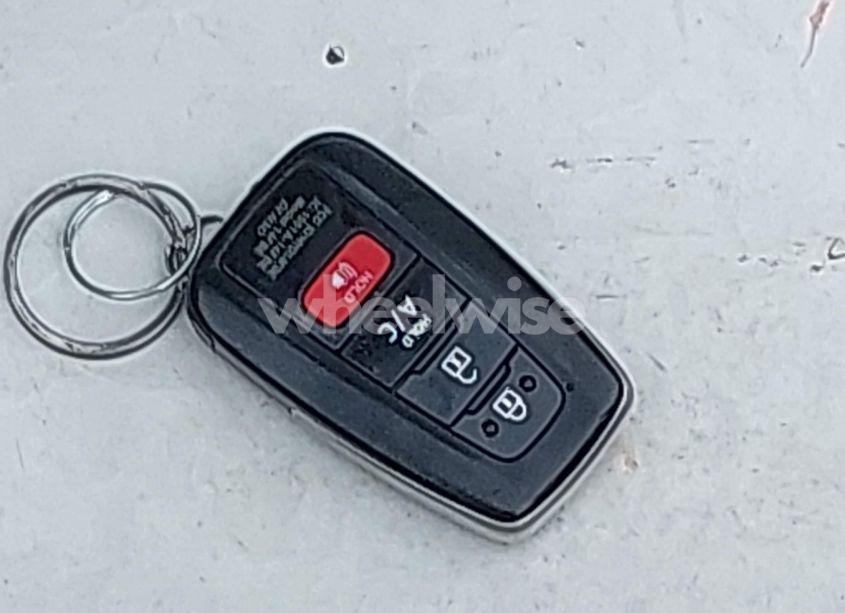 Photo 11 of 2017 Toyota Prius PRIME ADVANCED (VIN JTDKARFP4H3049310)