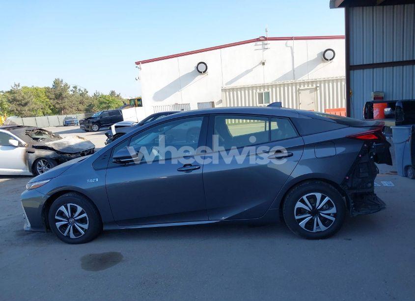 Photo 15 of 2017 Toyota Prius PRIME ADVANCED (VIN JTDKARFP4H3049310)