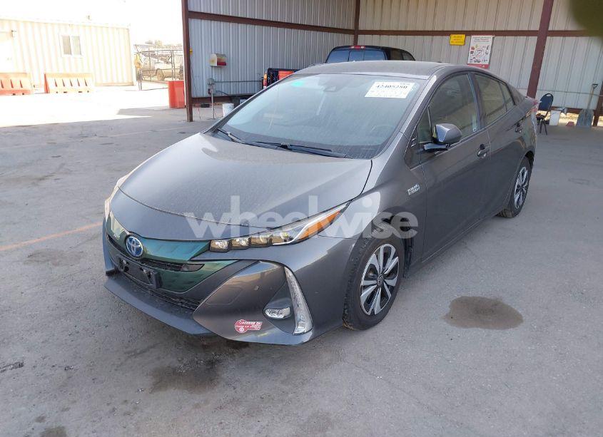 Photo 2 of 2017 Toyota Prius PRIME ADVANCED (VIN JTDKARFP4H3049310)