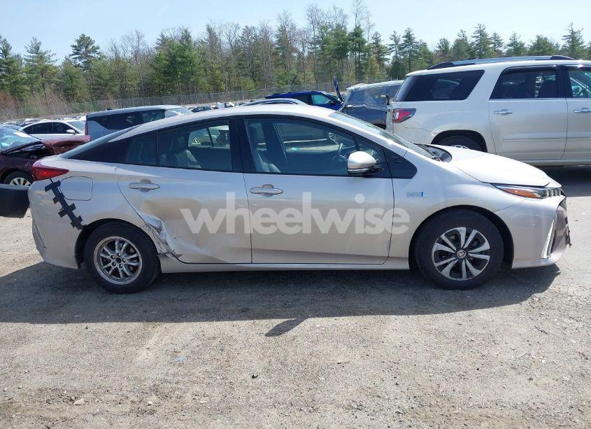 Photo 13 of 2018 Toyota Prius PRIME PREMIUM (VIN JTDKARFP5J3091877)