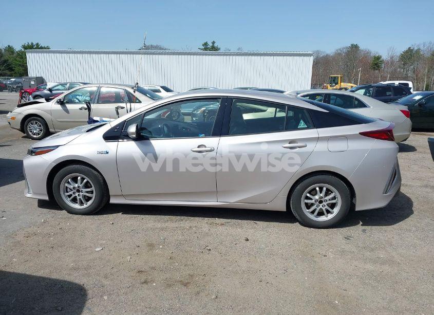 Photo 14 of 2018 Toyota Prius PRIME PREMIUM (VIN JTDKARFP5J3091877)