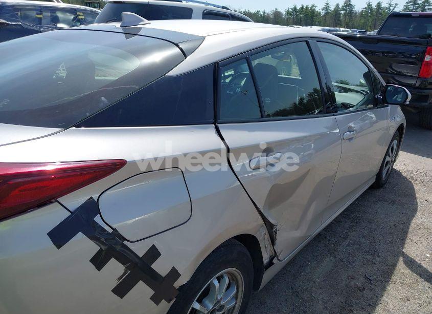 Photo 19 of 2018 Toyota Prius PRIME PREMIUM (VIN JTDKARFP5J3091877)