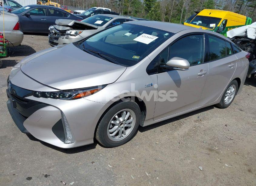 Photo 2 of 2018 Toyota Prius PRIME PREMIUM (VIN JTDKARFP5J3091877)