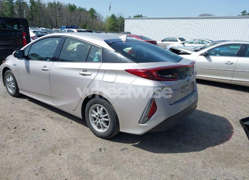 Photo 3 of 2018 Toyota Prius PRIME PREMIUM (VIN JTDKARFP5J3091877)