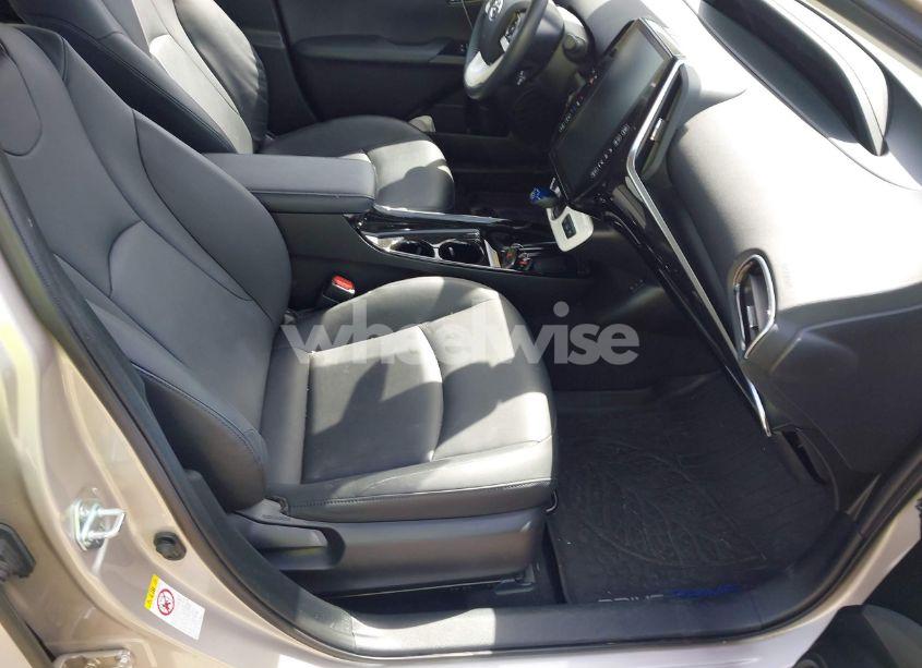 Photo 5 of 2018 Toyota Prius PRIME PREMIUM (VIN JTDKARFP5J3091877)