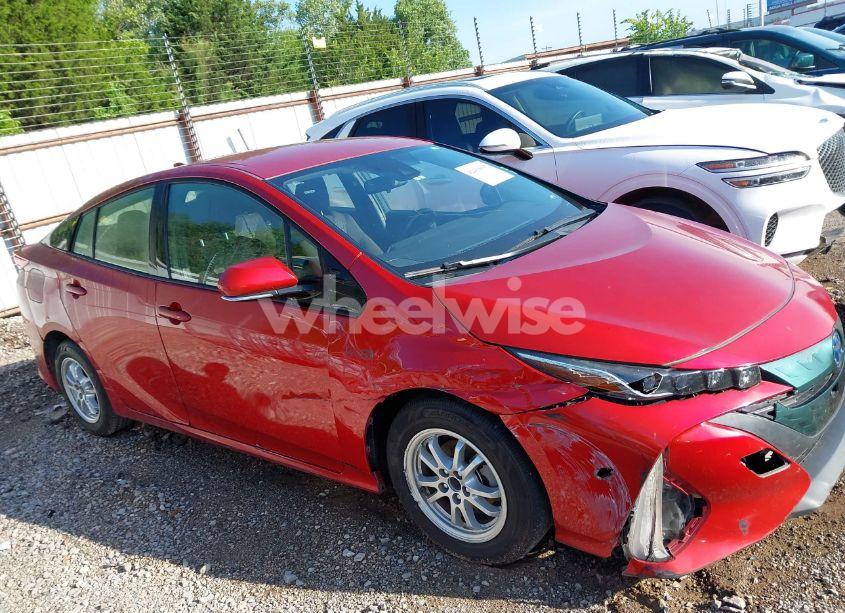 Photo 13 of 2019 Toyota Prius PRIME PLUS (VIN JTDKARFP5K3119341)